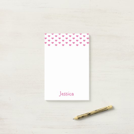 Cute roze Hearts Pattern Girly Name Post-it® Notes (Op bureau)