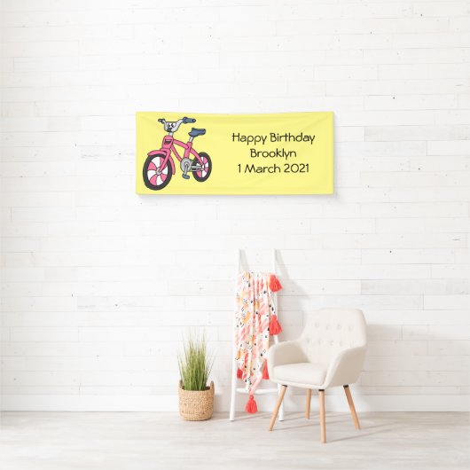 Cute roze kinder fietsenafbeelding cartoon spandoek (Insitu)