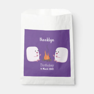 Cute roze marshmallows by kamp fire cartoon bedankzakje