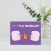 Cute roze marshmallows by kamp fire cartoon briefkaart (Staand voorkant)