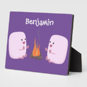 Cute roze marshmallows by kamp fire cartoon fotoplaat (Zijkant)