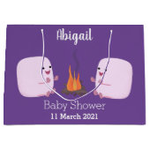 Cute roze marshmallows by kamp fire cartoon groot cadeauzakje (Voorkant)