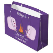 Cute roze marshmallows by kamp fire cartoon groot cadeauzakje (Achterkant Gekanteld)