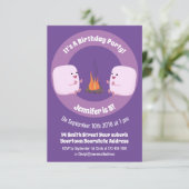 Cute roze marshmallows by kamp fire cartoon kaart (Staand voorkant)