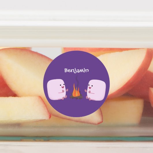 Cute roze marshmallows by kamp fire cartoon labels (Aangebracht)