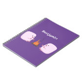 Cute roze marshmallows by kamp fire cartoon notitieboek (Linkerzijde)