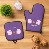 Cute roze marshmallows by kamp fire cartoon ovenwant & pannenlap set (Top down)