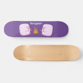 Cute roze marshmallows by kamp fire cartoon persoonlijk skateboard (Horizontaal)