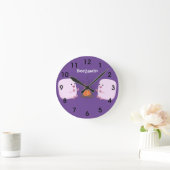 Cute roze marshmallows by kamp fire cartoon ronde klok (Huis)