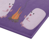 Cute roze marshmallows by kamp fire cartoon snijplank (Hoek)
