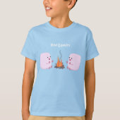 Cute roze marshmallows by kamp fire cartoon t-shirt (Voorkant)