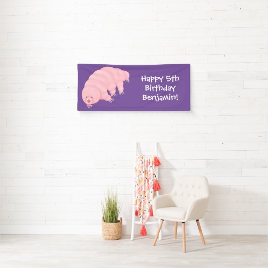 Cute roze tardigrade water beer cartoon spandoek (Insitu)