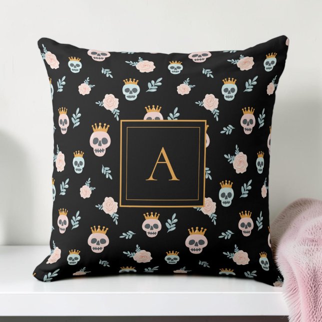 Cute Roze Zwarte Schedel Patroon Monogram Hallowee Kussen (Cute Pink Black Skull Pattern Monogram Halloween Throw Pillow)