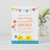Cute Rubber Duck Twins Polka Dot Birthday Party Kaart (Staand voorkant)