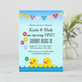 Cute Rubber Ducks Twins Birthday Party Kaart (Staand voorkant)