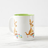 Cute Rummaging Cartoon Kangaroo Tweekleurige Koffiemok (Voorkant links)