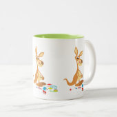 Cute Rummaging Cartoon Kangaroo Tweekleurige Koffiemok (Voorkant rechts)