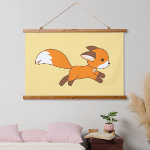 Cute Running Fox op Yellow Hangend Wandkleed