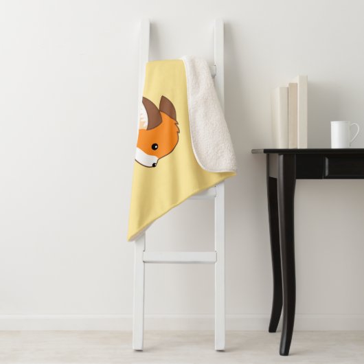 Cute Running Fox op Yellow Sherpa Deken (In situ)