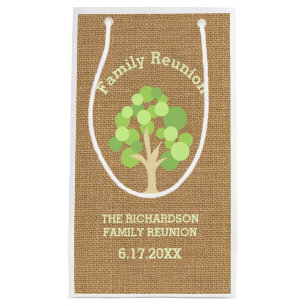 Cute Rustic Green Tree and Burlap Family Reunion Klein Cadeauzakje