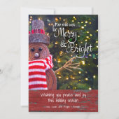 Cute Rustic Log Snowman Days zijn Merry Bright Quo Feestdagenkaart (Voorkant)