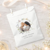 Cute Rustic Meadow Floral Wreath Photo Wedding Bedankzakje (Geknipt)