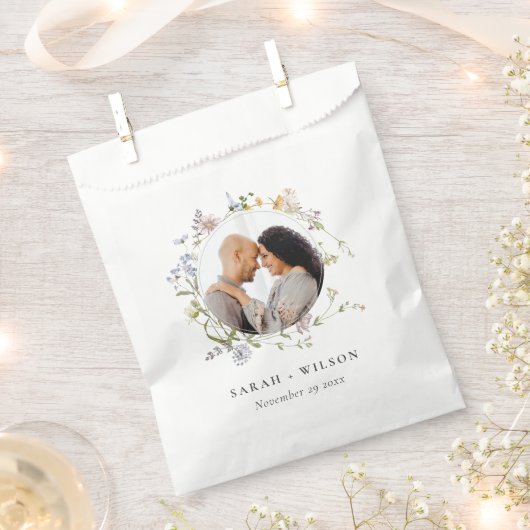 Cute Rustic Meadow Floral Wreath Photo Wedding Bedankzakje (Geknipt)