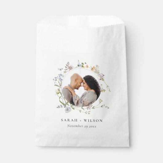 Cute Rustic Meadow Floral Wreath Photo Wedding Bedankzakje (Voorkant)