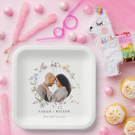 Cute Rustic Meadow Floral Wreath Photo Wedding Papieren Bordje (Feest)