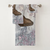 Cute Rustic Pink Cowgirl Heart Boots Farmhouse Bad Handdoek (Insitu)