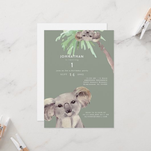 Cute Sage Koala Beer 1e verjaardag Uitnodiging (Voorkant / Achterkant in situ)