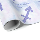 Cute Sagittarius Sign Custom Paars Happy Birthday Cadeaupapier (Rol Hoek)