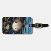 Cute Sanderling Enjoys Seafood Dining at the Beach Bagagelabel (Voorkant horizontaal)