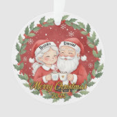 Cute Santa Couple Holiday Keepsake with Custom Nam Ornament (voorkant)