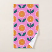 Cute Scandinavian Flowers in Pink and Oranje Bad Handdoek (Handdoek)