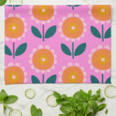 Cute Scandinavian Flowers in Pink and Oranje Theedoek (Gevouwen)