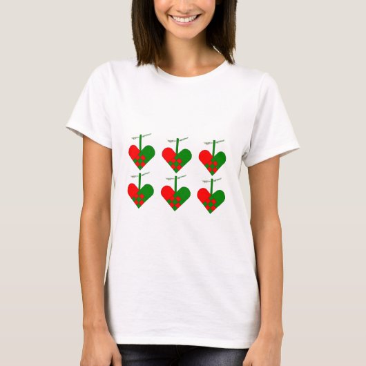 Cute Scandinavian kerst Heart Pattern T-shirt (Voorkant)