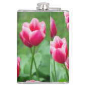 Cute scarlet tulips in the garden heupfles (Achterkant)