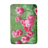 Cute scarlet tulpen in de tuin badmat (Voorkant Verticaal)