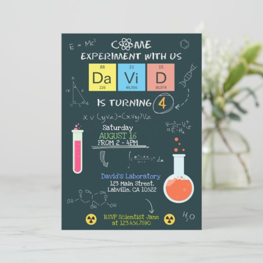 Cute Scientist Laboratory Birthday Party Invite Kaart (Staand voorkant)