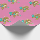 Cute Scottish Highland Koe Plays Guitar Cadeaupapier (Hoek)