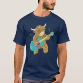 Cute Scottish Highland Koe Plays Guitar T-shirt (Voorkant)