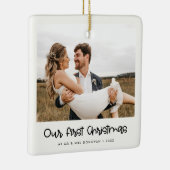 Cute script Onze eerste kerstfoto Keramisch Ornament (Rechts)
