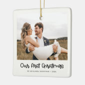 Cute script Onze eerste kerstfoto Keramisch Ornament (Links)
