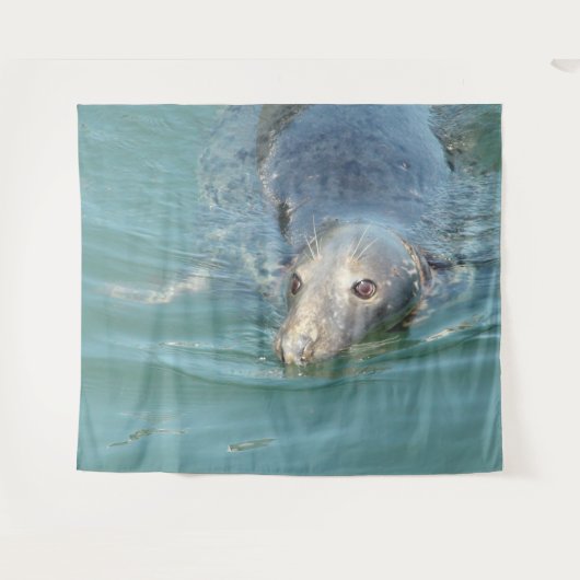 Cute Seal Swimming in Ocean Wall Art Tapestry Wandkleed (Voorkant (horizontaal))