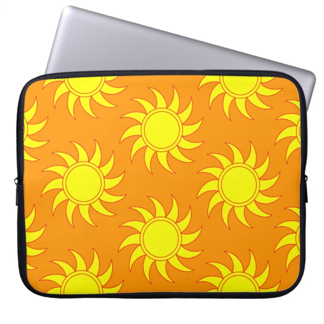 Cute seamless pattern of sun. Doodle hand drawn st Laptop Sleeve (Voorkant)