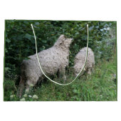 Cute Sheep Eating Leaves Gift Bag Groot Cadeauzakje (Achterkant)
