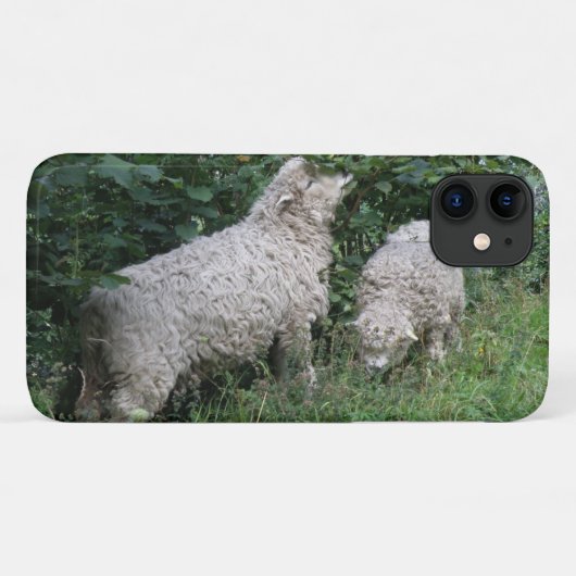 Cute Sheep Eating Leaves iPhone Case (Achterkant (horizontaal))