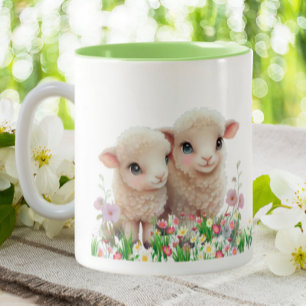 Cute Sheep Lamb in de tuin van bloemen gepersonali Tweekleurige Koffiemok