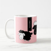 Cute Sheeps Illustratie zwart-wit op zwart Koffiemok (Links)